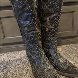 Women's Black Embroidered Heeled Boots